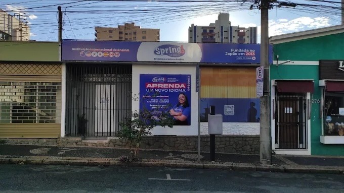 Fachada da Spring School Limeira